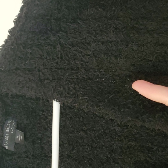 Barefoot Dreams Cozychic Boardwalk Fringe Cardigan Size Medium Black Soft Cozy - Picture 8 of 16